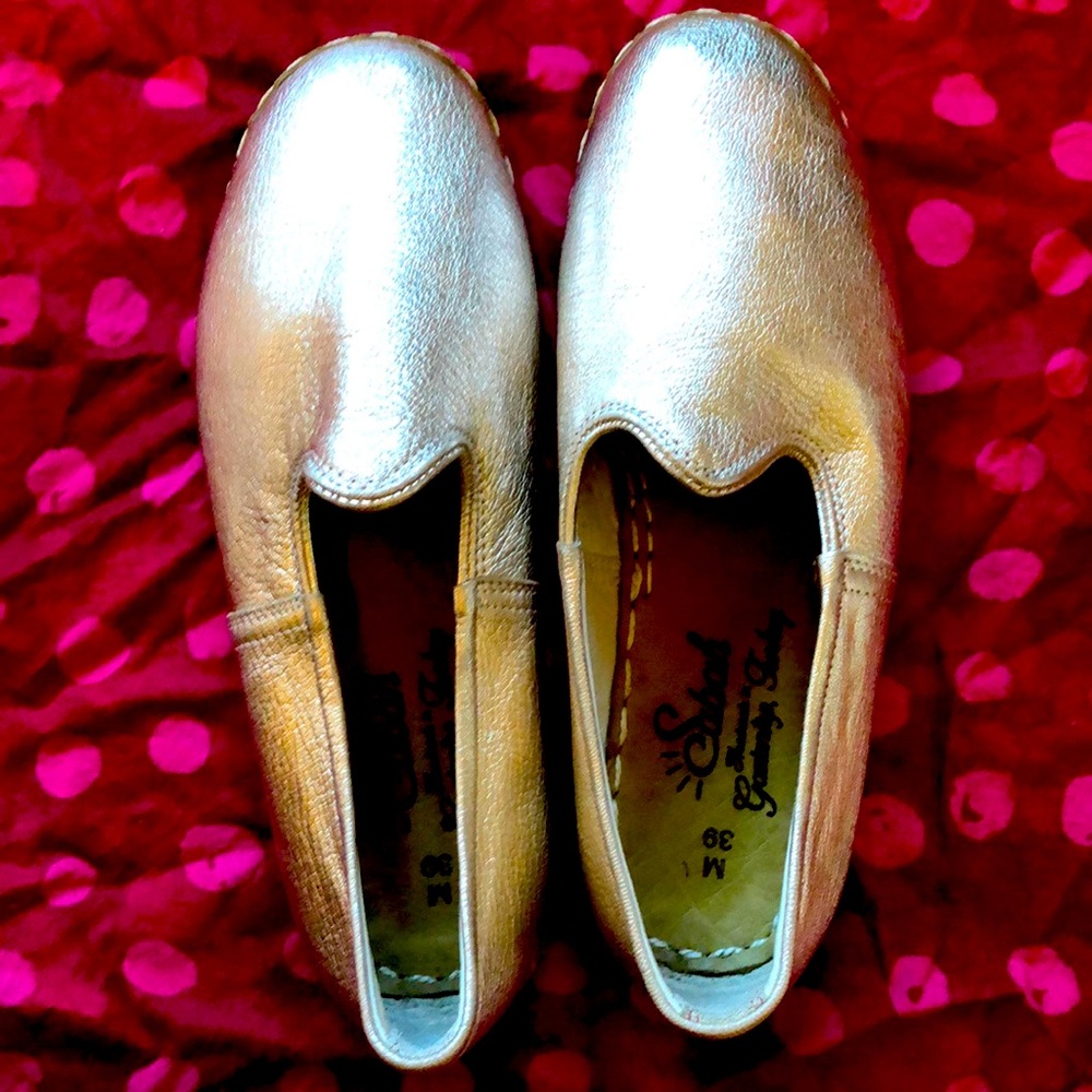 Sabah gold shoes Never worn
